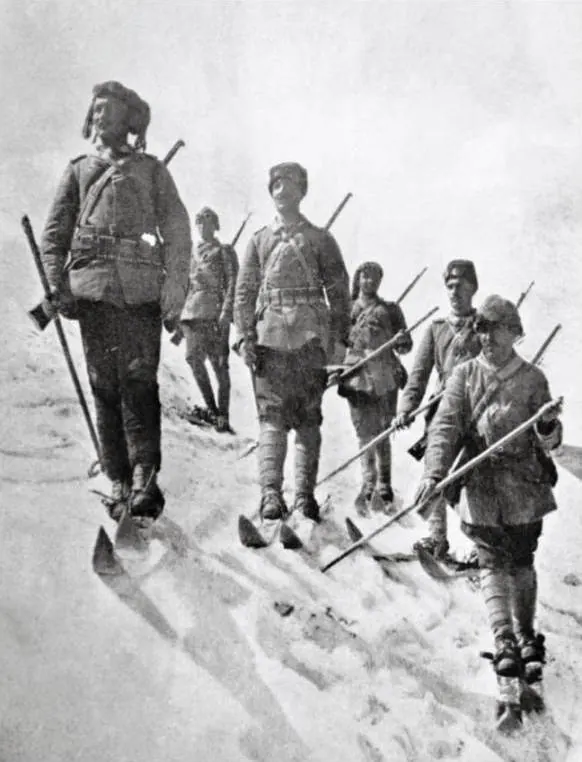 Kış kıyafetli Osmanlı askerleri