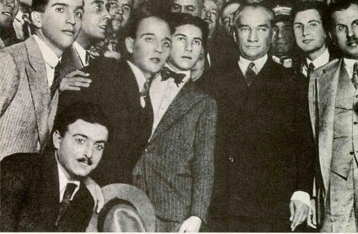Atatürk'ün İstanbul Üniversitesi ziyareti