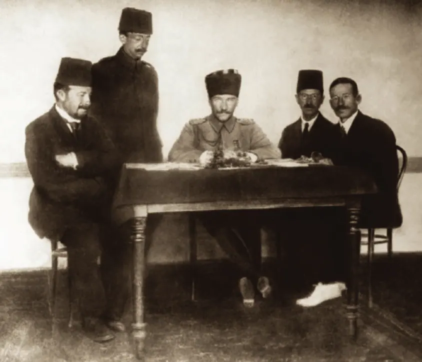 Mustafa Kemal Paşa'nın Erzurum'da çekilmiş fotoğrafı