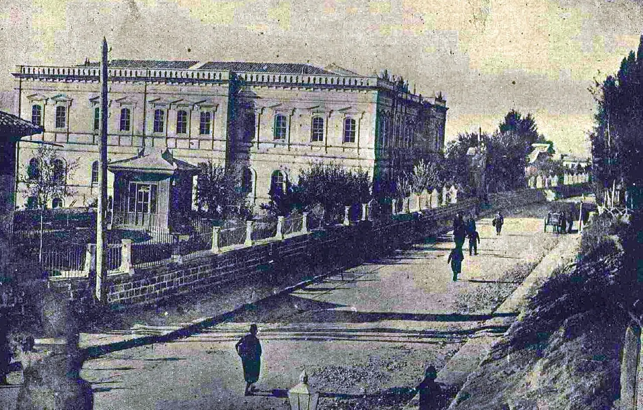 Servet-i Fünun dergisinde Sivas Kongresi'nin yapıldığı bina