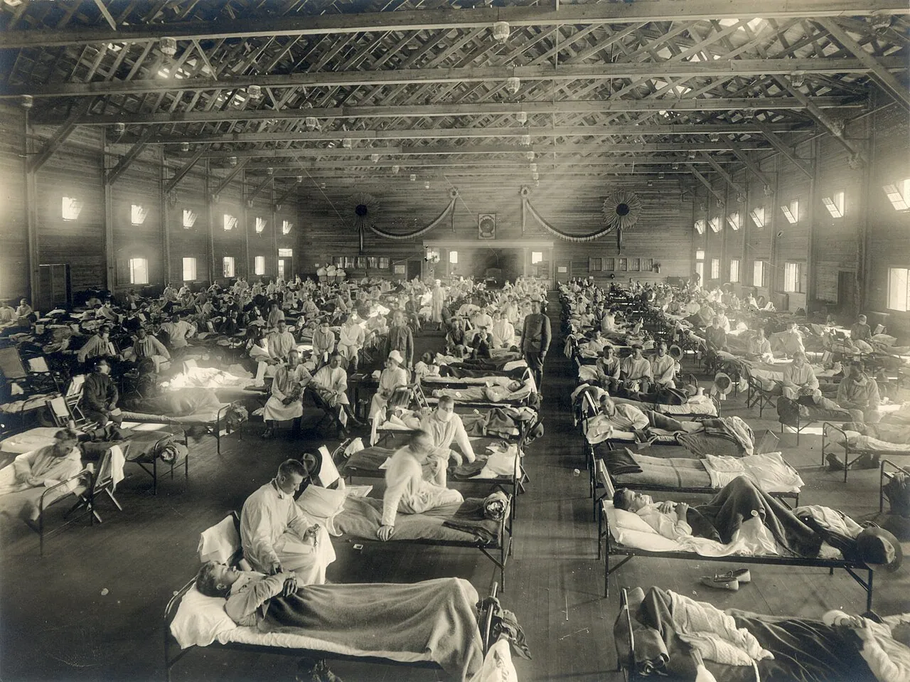 İspanyol gribi salgınında kurulan acil durum hastanesi (Kansas, 1918)