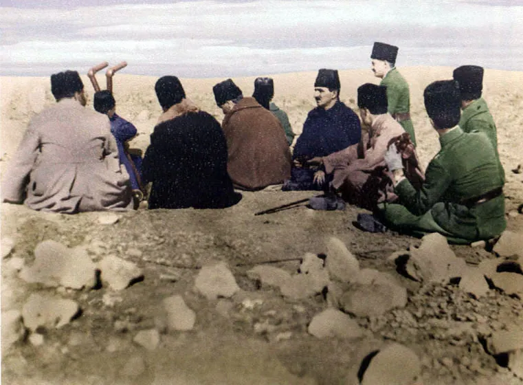 Mustafa Kemal Paşa ve komutanlar Sakarya Meydan Muharebesi sırasında (1921)